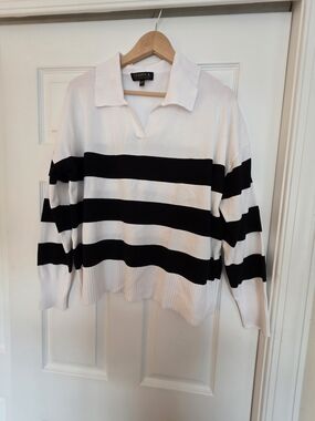 Joseph A White and Black Horizontal Stripe V-Neck Polo Sweater